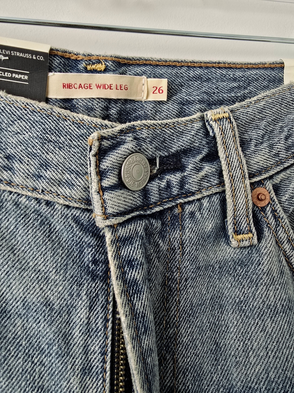 Levi's Premium Ribcage Wide Leg Jeans 26 Medium Wash NWT - Picture 7 of 8